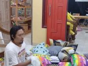 Anis Ingin Berikan Kehangatan pada Pelanggan saat Memeluk Pesanannya