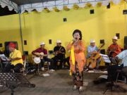 Bernyanyi dan Bergoyang dalam Gelaran Keroncong di Taman Nada Brumbungan