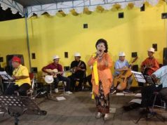 Bernyanyi dan Bergoyang dalam Gelaran Keroncong di Taman Nada Brumbungan