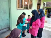 Momen 10 Muharram Berbagi, SDN 1 Gidangelo Lakukan Santunan Yatama