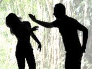 Seorang Suami Pukul dan Tendang Istrinya Hingga Dibawa ke RS, Berakhir Damai dan Cerai