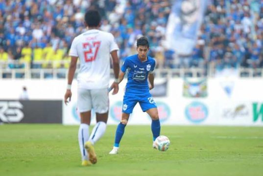 Dua Gol Spesial Septian David Maulana Riuhkan Stadion