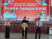 Kepada Siswa SMAN 1 Kebumen Bupati Jelaskan Jurus Atasi Kemiskinan