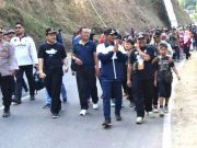 Masyarakat Menggelar Jalan Sehat Massal Tujuhbelasan
