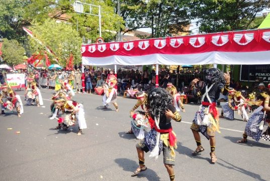 Barongan, Bujang Ganong, Kreasi Seni Budaya, hingga Maskot dan Replika Meriahkan ‘Blora Street Carnival’