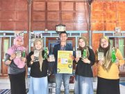 Mahasiswa KKN Undip Edukasi Warga tentang Kemasan Produk Sabun Cuci Piring