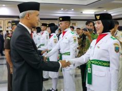 35 Anggota Paskibraka Jateng Dikukuhkan Gubernur Ganjar
