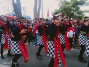 Warga Purwodadi Berjejal Tonton Karnaval Pembangunan