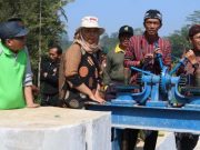 Warga Bersama Bupati Wonosobo Gotong Royong Bangun Bendung Jimat