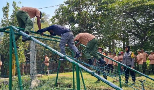 Kades Jogonegoro, Mertoyudan, Terjun Langsung Bekali Linmas