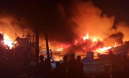 Puluhan Kapal di Pelabuhan Kota Tegal Ludes Terbakar