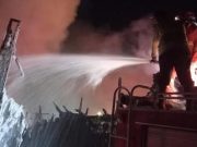 Pertamina Bantu 400 Liter Foam Liquid untuk Padamkan Kebakaran Kapal