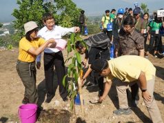 UKSW dan Bakti Lingkungan Djarum Foundation Ajak Mahasiswa Baru Rawat Bumi dengan Tanam 500 Batang Pohon