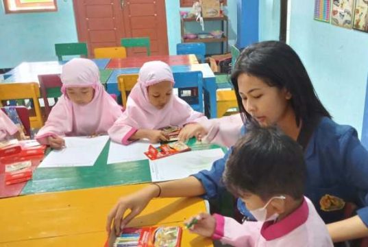 Kepala Sekolah TK Islamadina Senang Kehadiran Tim PKM-PM USM