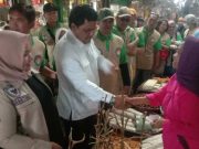 Sosialisasikan Prabowo Capres 2024, Ketum Papera Kunjungi Pasar Kertek