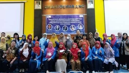 Tim PkM Dosen Kimia Unnes Beri Pendampingan Pembelajaran Berdiferensiasi