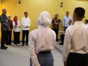 Jokowi Manggut-manggut Dengar Hilmi Berkisah dalam Bahasa Jepang