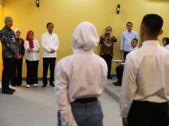 Jokowi Manggut-manggut Dengar Hilmi Berkisah dalam Bahasa Jepang