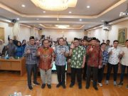 Hadir ke Unissula Yoyok Sukawi Serahkan 40 KIPK