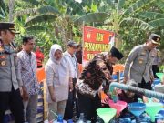 Polres Grobogan dan Universitas Ngudi Waluyo Kirim Air Bersih untuk Warga di Lima Kecamatan