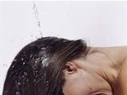 Tips Membersihkan Rambut Panjang