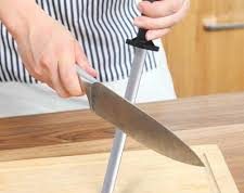 Tips Mengasah Pisau Agar Kembali Tajam