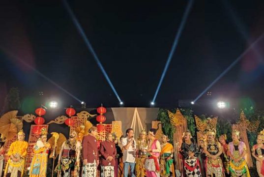 Irwan Hidayat Terima Penghargaan sebagai Pemerhati Wayang dari Ngesti Pandowo