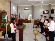 Ibadah di GKJ Semarang Barat Bernuansa Kebangsaan, Majelis dan Pendeta Berpeci dengan Pin Garuda Pancasila