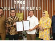 DPRD dan Bupati Kudus Tandatangani Pakta Integritas Pembahasan dan Pelaksaaan APBD