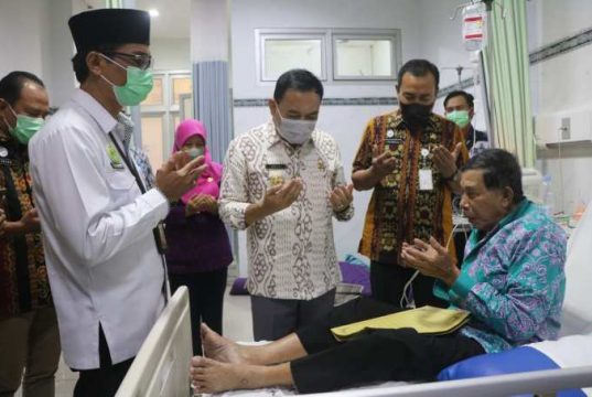 Pj Bupati Jepara Kunjungi Jamaah Haji yang Jalani Rawat Inap di RSUD RA Kartini