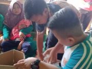 Guru dan Siswa SD Kanisius Tlogosari Kulon Ajak Warga Kelola Sampah dengan Sistem Takakura