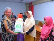 Pj Bupati Kudus Salurkan Bantuan Pangan untuk Tekan Kenaikan Harga Beras
