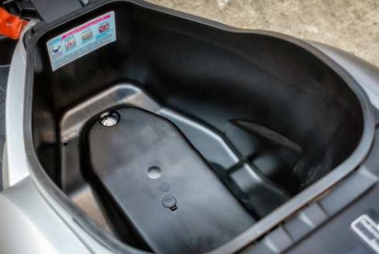 Awas Bahaya! Jangan Simpan Barang-Barang Ini di Bagasi Sepeda Motor