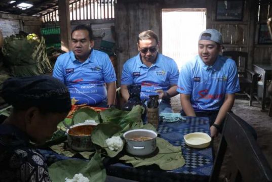 Sego Pecel Pawon Mbah Minah Randublatung Kecipratan Rezeki pada Even Blora Expedition 2023