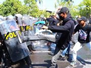 Kecewa Pemilu, Massa ‘Geruduk’ Kantor KPU Kota Tegal