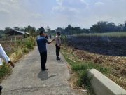 Aparat Polres Kudus Dikerahkan untuk Memadamkan Kebakaran Lahan