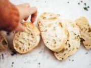 Trik Menyimpan Makanan Agar tidak Dikerubuti Semut