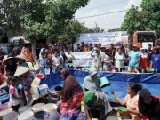 Warga Sekitar Jalur Rel di Kemiri Grobogan Terima Bantuan Air Bersih dari PT KAI Daop 4 Semarang