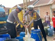 Polres Jepara Bantu Air Bersih Warga, Petinggi Karangaji: Semoga Mendorong Pabrik-Pabrik Besar Berikan Bantuan