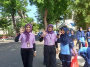 Kampanyekan Word Cleanup Day Siswa SMPN 5 Jepara Keliling Kota Pungut Sampah