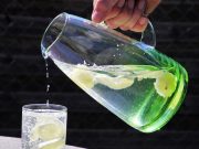 Dapat Membuat Awet Muda, Ini 3 Manfaat Mengonsumsi Air Lemon Secara Rutin