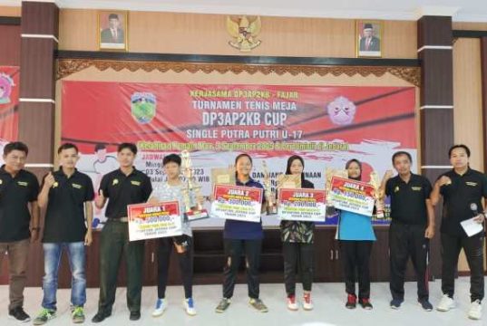 Cindy Zuniar dan Ferdico Ardiansyah Juarai Turnamen Tenis Meja U-17 Single Kab. Jepara