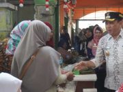 Sidak ke Pasar, Pj. Bupati Jepara Pastikan Pasokan Sembako Aman