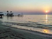 Memandang Mentari Tenggelam di Cakrawala di Pantai Teluk Awur Jepara