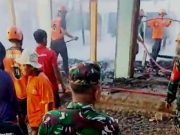 Perapian di Kandang Ternak, Meludeskan Rumah Beserta Harta Benda