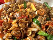 Berburu Lezatnya Kerang Laut di Kota Ukir