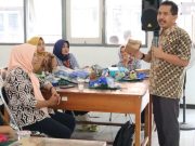 Dilatih Rias Hantaran, Ibu-Ibu Diminta Rintis Usaha