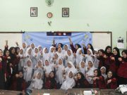 Mahasiswa Kebidanan Unissula Ajak Siswa SMA Lebih Percaya Diri