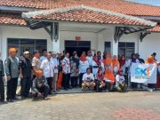 Puluhan Pendukung AMIN Datangi Kantor KPU Kota Tegal
