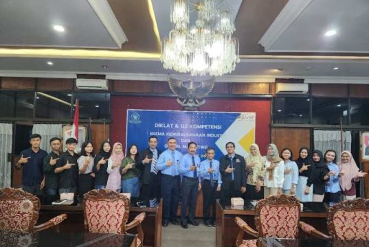 LIK Unisri Gelar Uji Kompetensi bagi Lulusan Terbaik di 14 Prodi